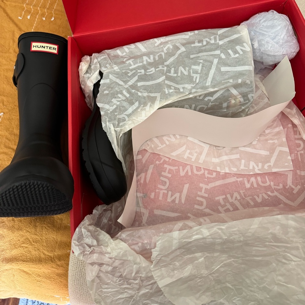 NWT HUNTER Original Short Rain Boots Black Size 10 - Picture 3 of 7